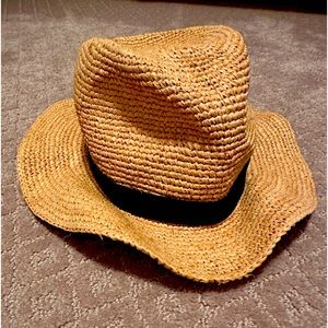 Packable straw hat